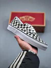 在飛比找Yahoo!奇摩拍賣優惠-【格格巫】萬斯Vans Authentic 44DX經典安娜