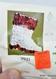 Merri-Craft Splendide SANTA'S BOOTS Sequin Bead Vtg Christmas Ornament Craft Kit