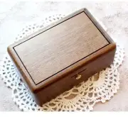 WALNUT RECTANGLE JEWELRY MUSIC BOX : WHITE CHRISTMAS