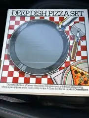 Crate & Barrel Vintage Deep Dish Pizza Set 14" Steel W/ Box, Cutter 1981 New