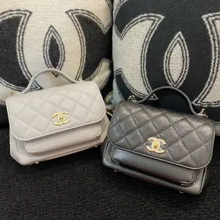 【COCO 精品專賣】CHANEL 黑色 荔枝皮 翻蓋 淡金鍊 拉鍊 小型 郵差包 A93749 現貨