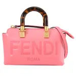 【FENDI 芬迪】BOSTON 經典大LOGO壓紋琥珀提把迷你手提包兩用包(亮粉)