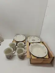 Vintage Gibson Housewares "ROSE" Set