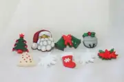 Novelty Buttons Mix (new) 3/4" - 1 1/4" (9) SANTA MIX #9051