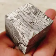 223g Aletai iron meteorite Cube