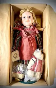 The BOYDS COLLECTION Yesterday’s Child“Joy W/Smooch Mistletoe Kisses”#5033/12000