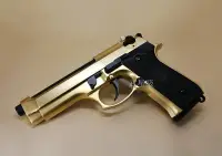 在飛比找Yahoo!奇摩拍賣優惠-台南 武星級 WE M9 貝瑞塔全金屬瓦斯槍-鍍金版(BB槍