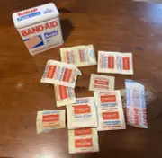 Vintage Band-Aid Tin And Bandaids Johnson & Johnson USA 1983