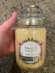 Yankee Candle - Honeysuckle (22oz Large Jar)