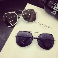 在飛比找樂天市場購物網優惠-✤宜家✤新款時尚太陽眼鏡2 複古反光潮墨鏡(超大鏡框) 今夏