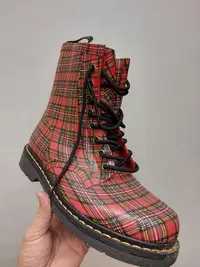 在飛比找Yahoo!奇摩拍賣優惠-Dr.Martens 15219610 馬汀大夫 馬丁 酒紅