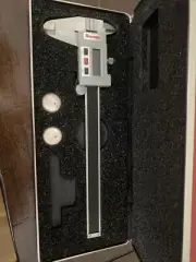 Starrett .0001"/.001mm Electronic Stainless Steel Digital Caliper 6"/150mm 723
