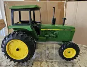 1/16 John Deere 4040 Tractor W/FWA & Duals 2001 Toy Tractor Times NIB!