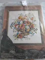 Vintage Paragon Needlecraft Kit Summer Bouquet Crewel Stitchery 0516