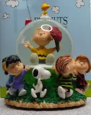 Peanuts Snoopy & Gang "Our Hero" Westland Musical Globe Excellent Condition HTF
