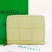 BOTTEGA VENETA Maxi Intrecciato Round Zip Billfold