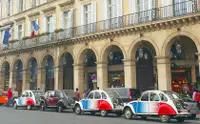 在飛比找KLOOK 客路優惠-巴黎雪鐵龍 Citroën 2CV 復古經典車2小時觀光之旅