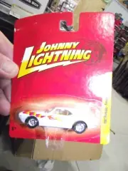 Johnny lightning 1/64 1967 pontiac firebird flamed NIB