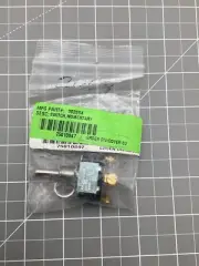 Z002664 --Groen OEM Switch, Momentary Toggle (Free Shipping)