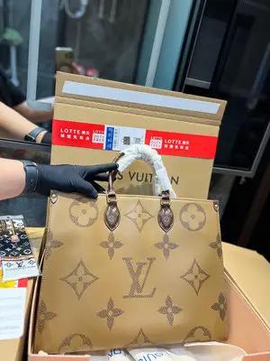 【二手包包】Lv onthego Lv  AB面原料 onthego媽咪袋 性價比之王這是一款超贊的包型，靈NO39377