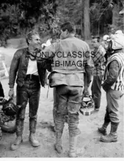 COOL STEVE MCQUEEN CANDID MOTORCYCLE 8.5x11 PHOTO GOOFING AROUND WITH THE BOYS!