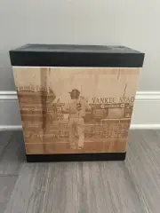 Derek Jeter graded card storage case Graded Slabs BGS/PSA Wooden