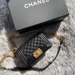 全新真品 CHANEL BOY 黑色 小牛皮 菱格紋 霧金釦 金鍊 20 CM 口蓋包 A67085 現貨