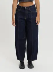 GUESS ORIGINALS Women's Tapered Baggy Jeans Size: 30, Cotton