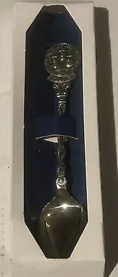 Apollo 13 collectible spoon with Pictures And names of the three astronauts NASA