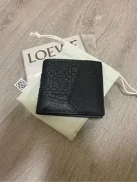 在飛比找Yahoo!奇摩拍賣優惠-皮夾 LOEWE Puzzle 男用 黑 現貨 購正 保證正