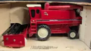 Ertl iH International Harvester Axial-Flow Combine #413 1:32