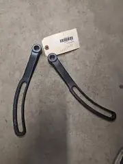 QTY 1 ENGINE BRACKET PART NUM 4MJ332A-23MJ16
