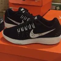 在飛比找蝦皮購物優惠-wmns nike lunartempo 黑 白 慢跑 舒適