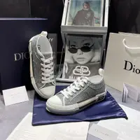 在飛比找蝦皮購物優惠-Dior 灰色運動鞋 2023,金屬灰色 dior 鞋新版