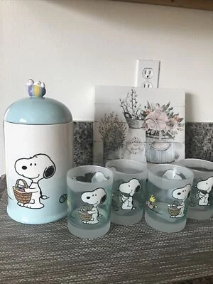 Peanuts Snoopy Frosted Cups with cookie jar