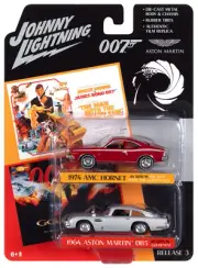 James Bond JOHNNY LIGHTNING 2 PACK 1964 ASTON MARTIN DB5 & 1974 AMC HORNET 1:64