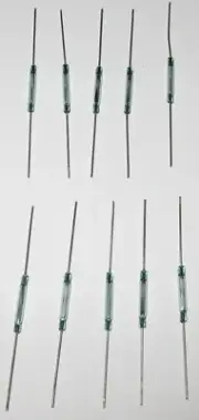 10 X Small Magnetic Reed Switch - SPST - 1 A - 140 VAC - 12.5 mm Long Glass Body
