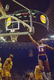 Wilt Chamberlain Of The Los Angeles Lakers 1971 OLD BASKETBALL PHOTO 33