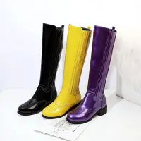 在飛比找Yahoo!奇摩拍賣優惠-高跟女靴 大碼靴女 高筒靴姜黃色紫色漆皮平底布洛克長靴大碼4