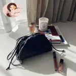 【空姐代購】BOTTEGA VENETA葆蝶家 BV女包THE MINI POUCH 編織雲朵包 斜跨包 餃子包