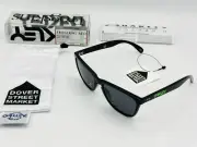 NEW OAKLEY DOVER STREET MARKET NEW YORK FROGSKINS 35th DSM GREEN PRIZM GREY RARE