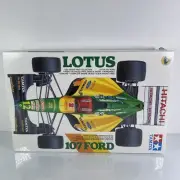 Tamiya | 1:20 | Formula 1 | Hakkinen - Herbert | 1993 Lotus-Ford 107 F1 Kit Gift