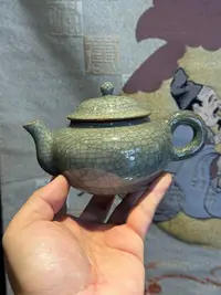 在飛比找Yahoo!奇摩拍賣優惠-日本回流哥窯茶壺 后手器型爆老瓷胎 金絲鐵線 四孔出水口 厚