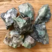 Rough EMERALD Natural MINERALS Crystal Healing Gift Idea Chakra Reiki Zen A+