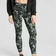 Athleta Lightning Camo 7/8 Tight in SuperSonic Small