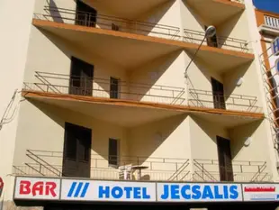 傑克薩里斯酒店Hotel Jecsalis