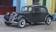 (Pre-Order) Saigon Civilian Citroen Car Vietnam War 1:35 Pro Built Model