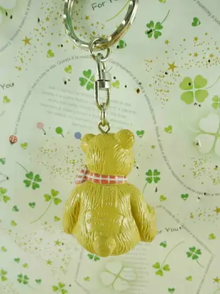 【震撼精品百貨】泰迪熊 Teddy Bear 鑰匙圈-紅格圍巾-坐姿 震撼日式精品百貨