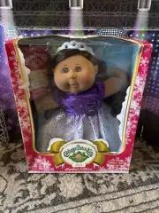 Cabbage Patch Kid Doll 2014 limited edition Christmas