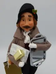 Byers Choice LTD The Carolers 1999 Man With The Pan Baguette & Gifts JB5-7
